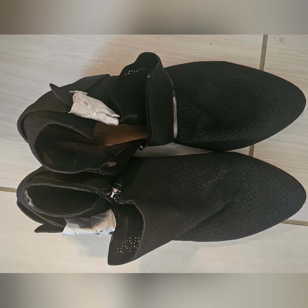NWT Torrid Blk Side Buckle Perf Booties (size 12)